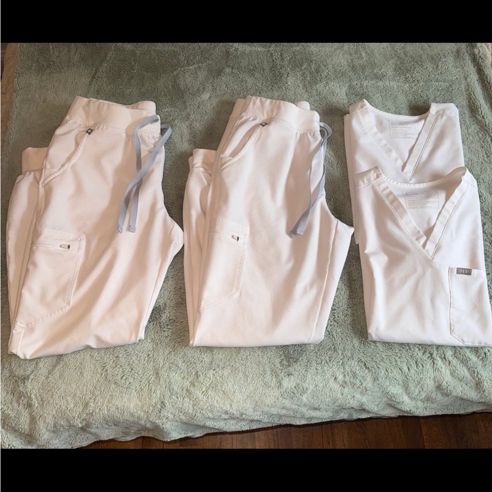 Figs Women's Scrubs Set in Optic White